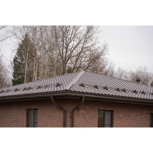 Металлочерепица Grand Line Камея (Kamea) v01 0,5 Rooftop Бархат RR 32 темно-коричневый